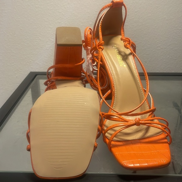 Never been worn! Orange gladiator sandals, size US 9.5 - Picture 3 of 4